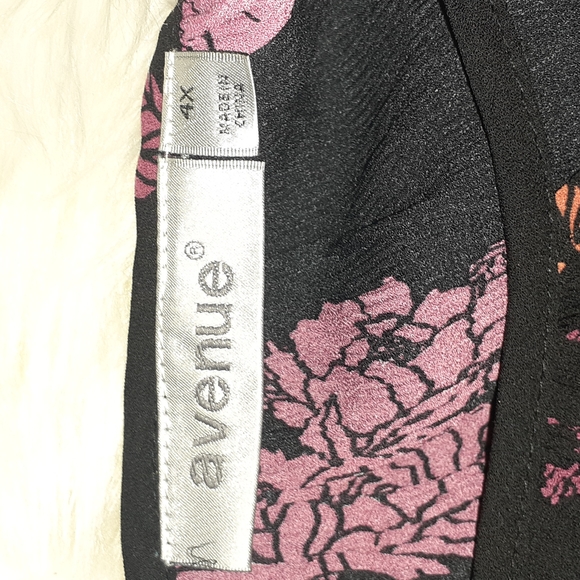 Avenue Black Red Orange Floral Bell sleeve Top Plus Size 4X - Picture 5 of 6